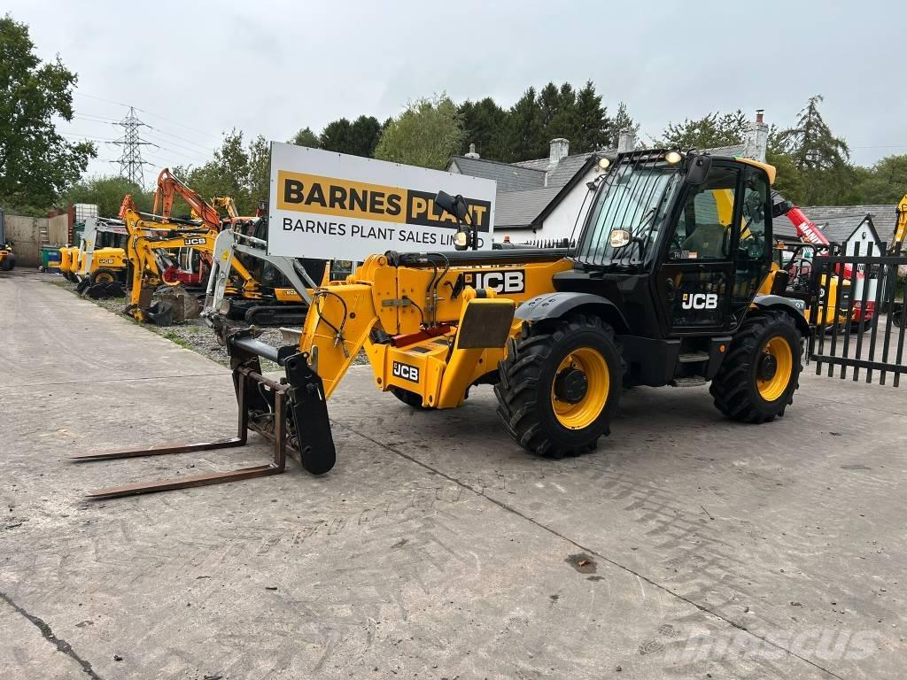 JCB 535-140 Hiviz Teleskopické manipulátory