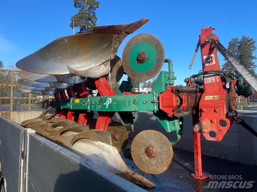 Kverneland E160 Dvojstranné pluhy