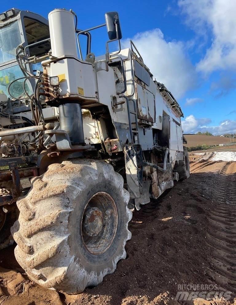 Wirtgen WR2500SK Recyklovače asfaltu