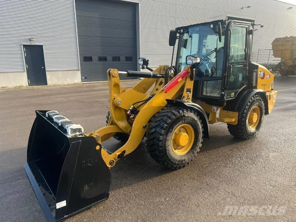 CAT 906 Kolesové nakladače