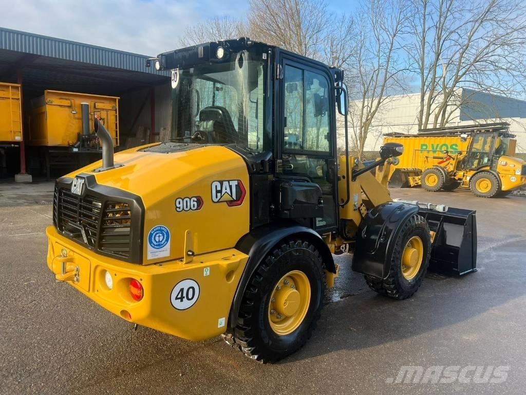 CAT 906 Kolesové nakladače