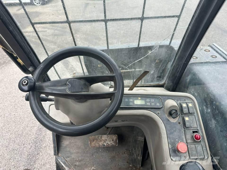 JCB TLT 25 D Teleskopické manipulátory