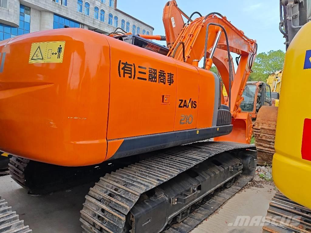 Hitachi ZX 210 Pásové rýpadlá