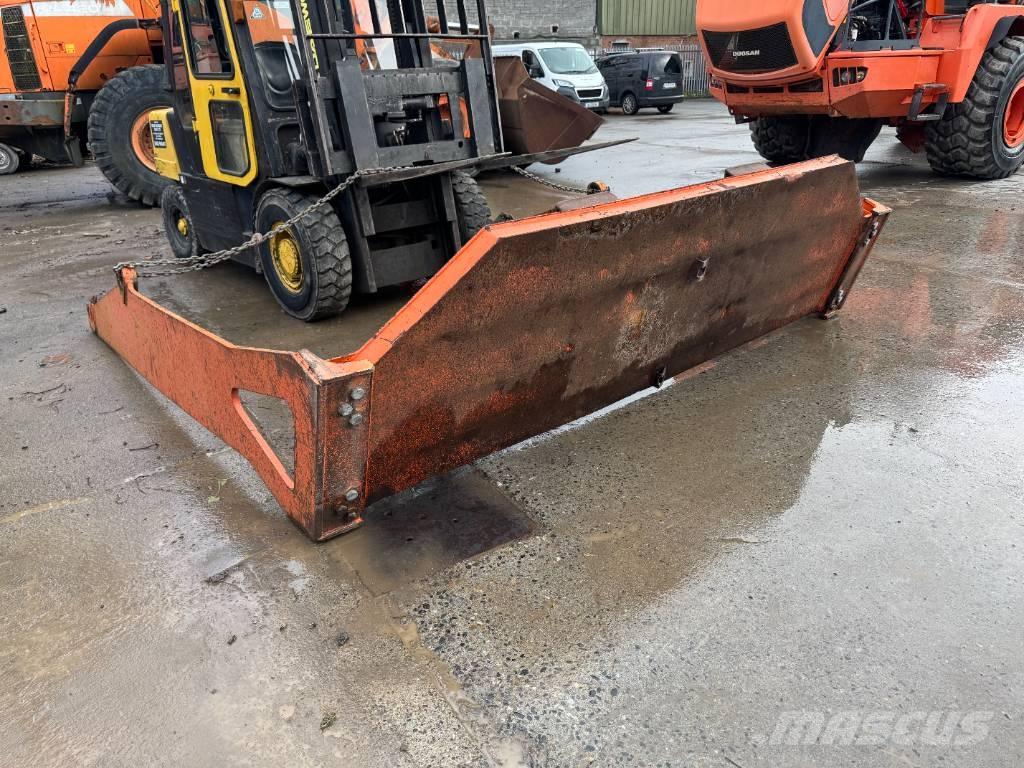 Doosan DA 40 Zadné dvere