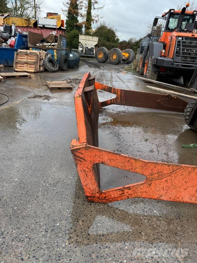 Doosan DA 40 Zadné dvere