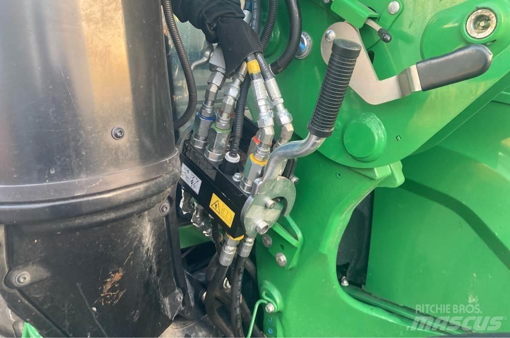 John Deere 6120M Traktory