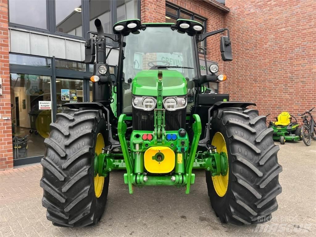 John Deere 6120M Traktory