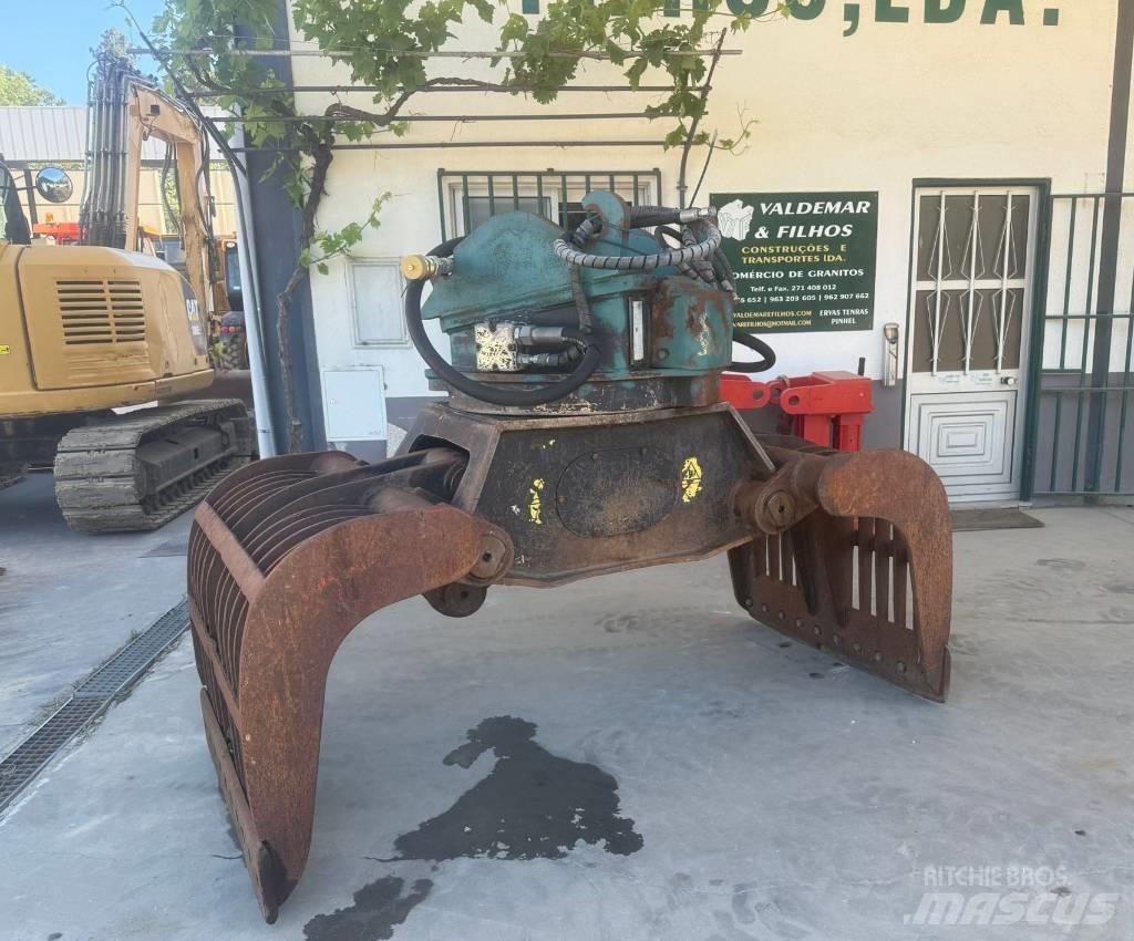CAT G 320B-D Drapáky