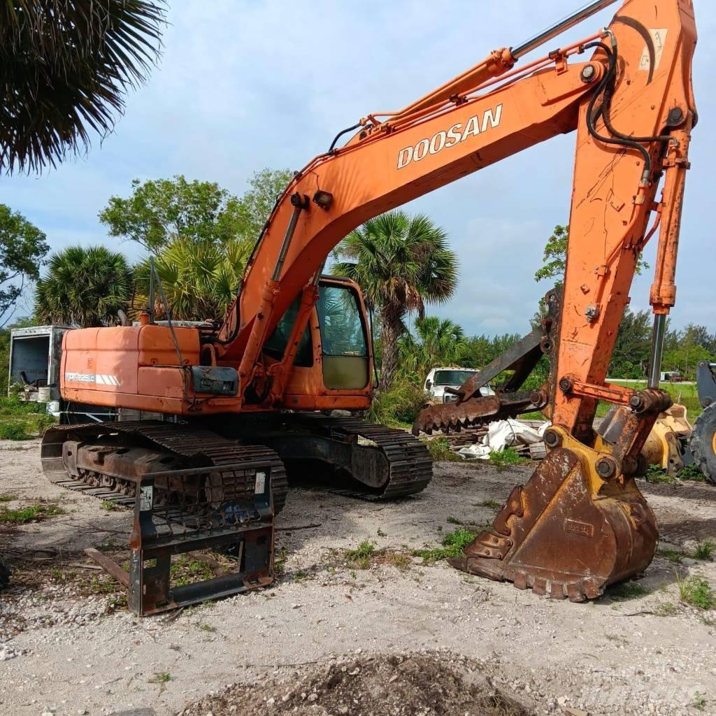 Doosan DX 225 LC Pásové rýpadlá