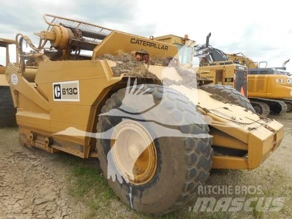 CAT 613C Skrejpre
