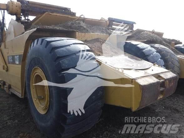 CAT 615C Skrejpre