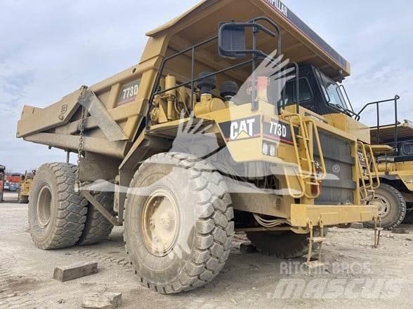 CAT 773D Kĺbové nákladné autá