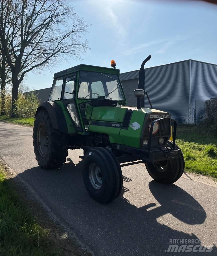 Deutz DX85 Traktory