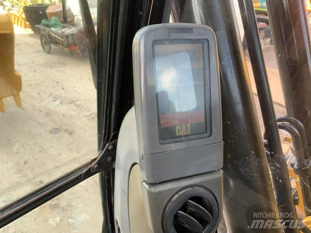 CAT 320D Pásové rýpadlá