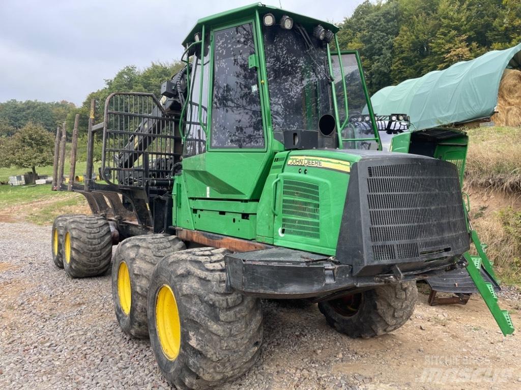 John Deere 1010 E Lesné traktory