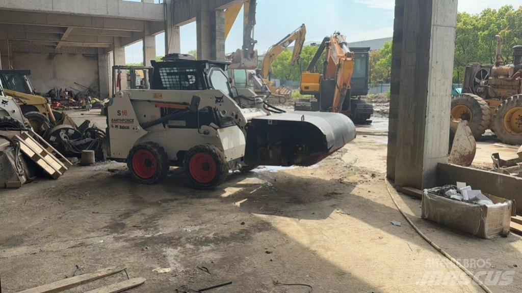 Bobcat S 16 Šmykom riadené nakladače