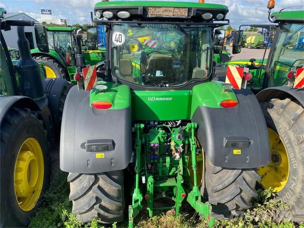 John Deere 8370R Traktory