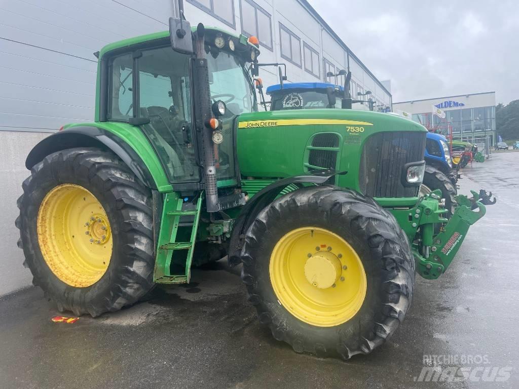 John Deere 7530 Traktory