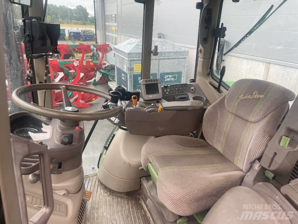 John Deere 7530 Traktory