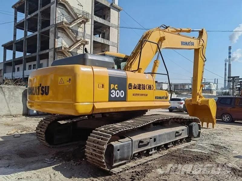 Komatsu PC 300 Pásové rýpadlá