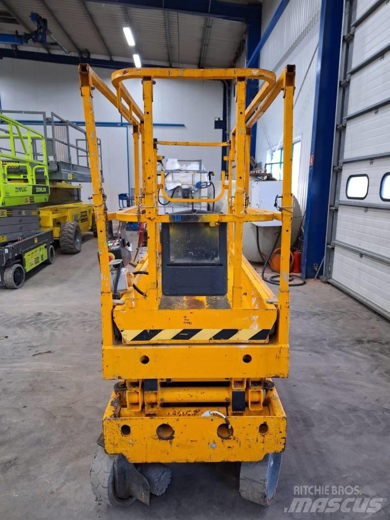 Haulotte Compact 8 Nožnicové zdvíhacie plošiny