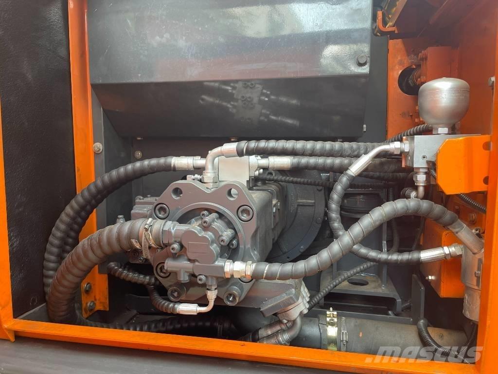 Doosan DX 225 LCA Midi rýpadlá 7 t - 12 t