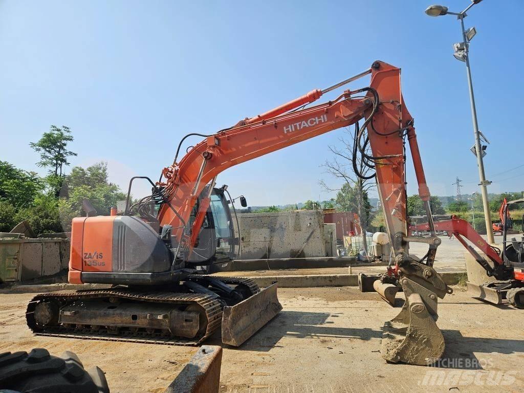 Hitachi ZX 135 US Pásové rýpadlá