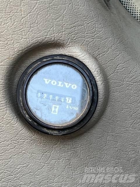Volvo EC 220 DL Pásové rýpadlá