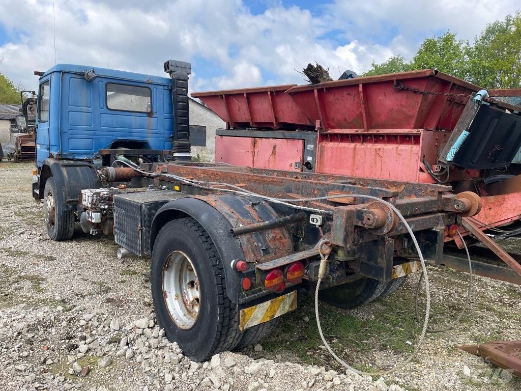 Scania 82M Lanový nosič kontajnerov