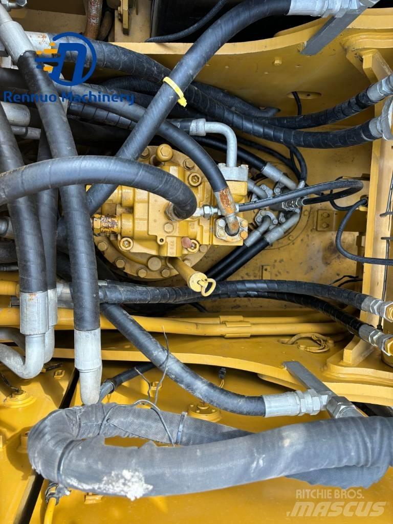 CAT 323 Pásové rýpadlá