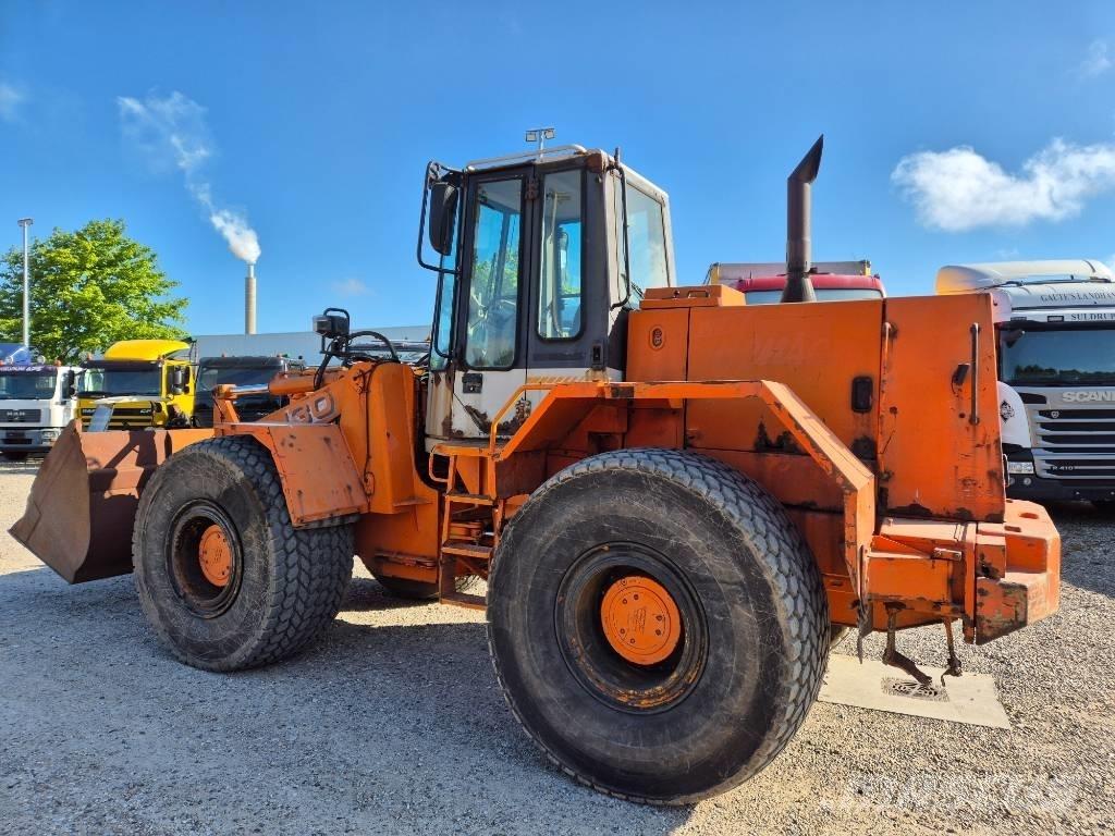 Hitachi FR 130 Kolesové nakladače