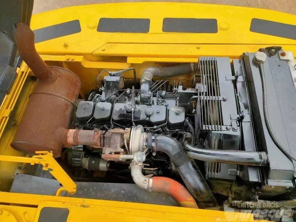 Komatsu pc220-7 Pásové rýpadlá