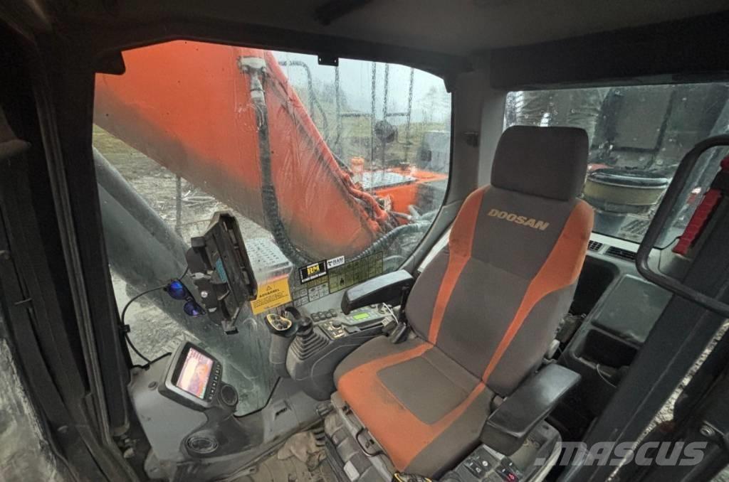 Doosan DX 255 LC-5 Pásové rýpadlá