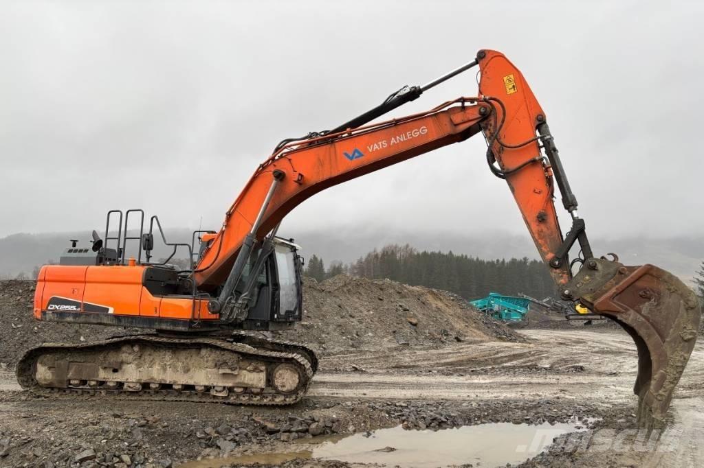 Doosan DX 255 LC-5 Pásové rýpadlá