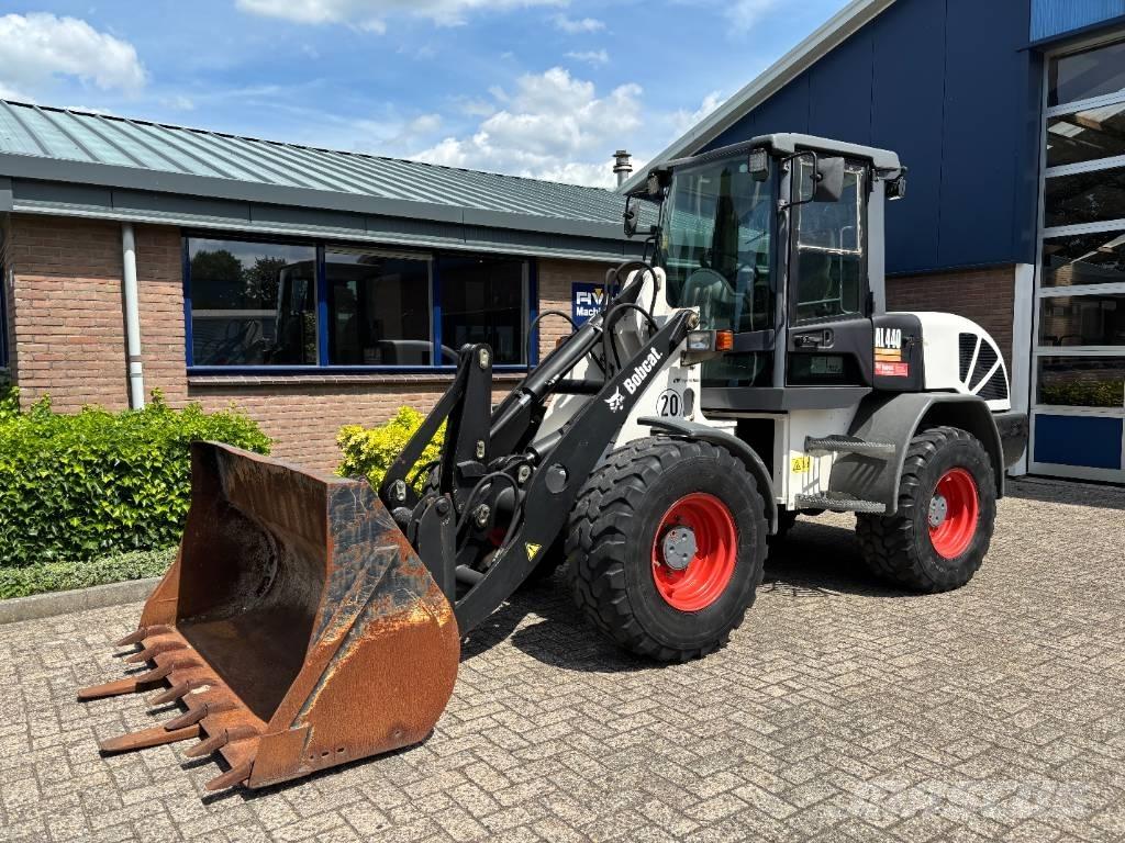Bobcat AL 440 D Kolesové nakladače