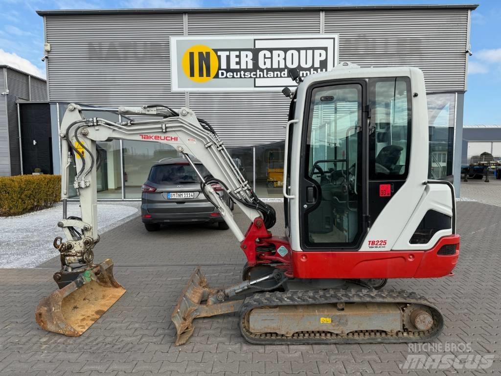 Takeuchi TB 225 V3 Mini rýpadlá < 7t
