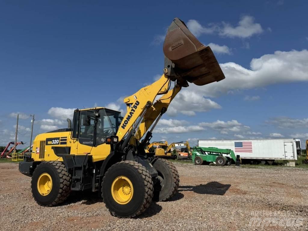 Komatsu WA 320 Kolesové nakladače