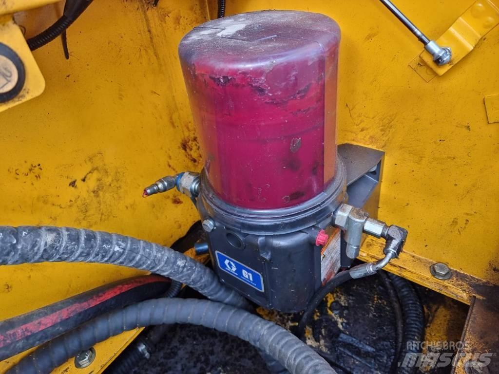 JCB JS 330 NC Pásové rýpadlá