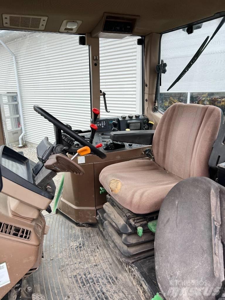John Deere 6900 Traktory