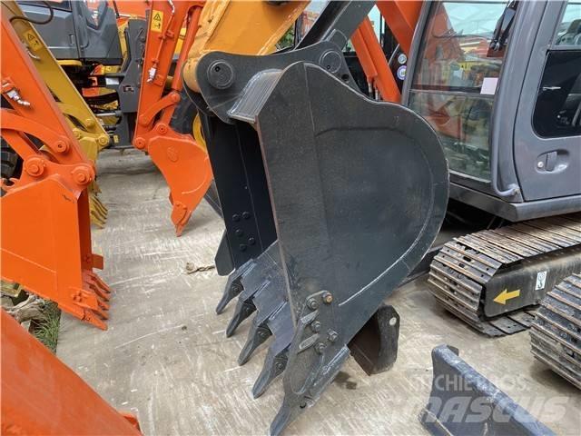Hyundai Robex 220 LC Pásové rýpadlá