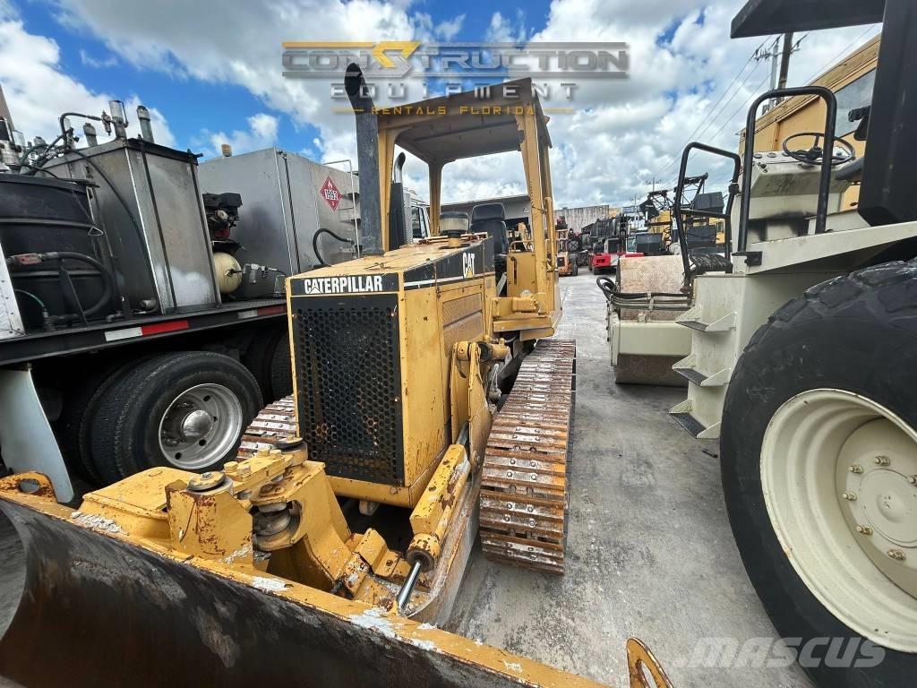 CAT D 3 C III Pásové dozéry