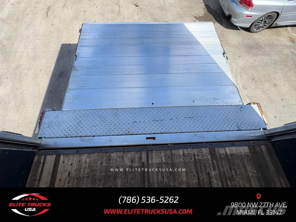 Freightliner M106 Skriňová nadstavba