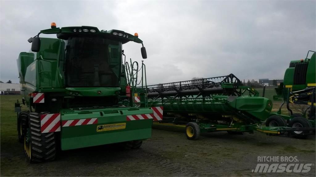 John Deere S685 Kombinované zberacie stroje