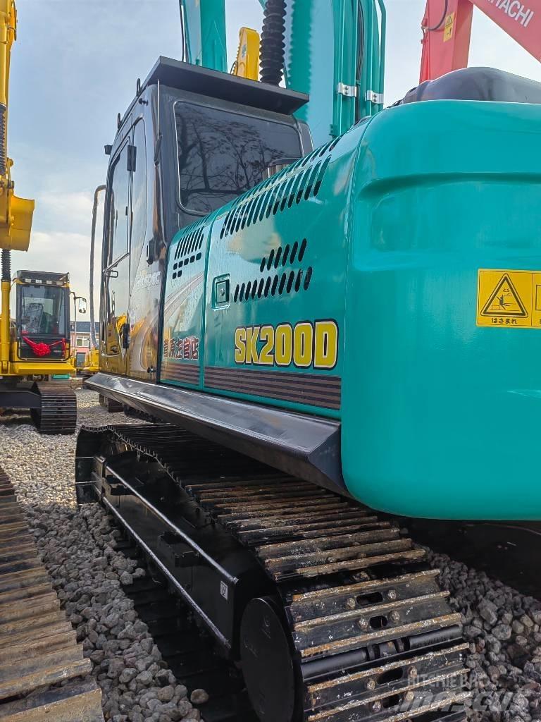 Kobelco SK 200D Midi rýpadlá 7 t - 12 t