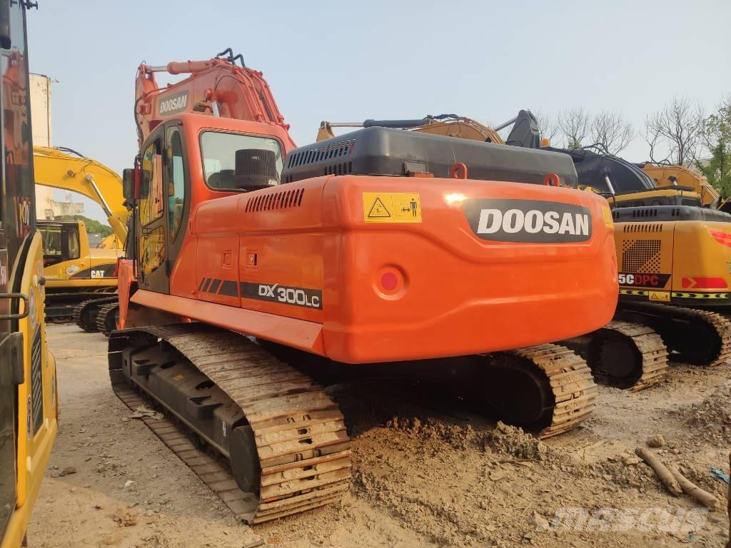 Doosan dx300 Pásové rýpadlá