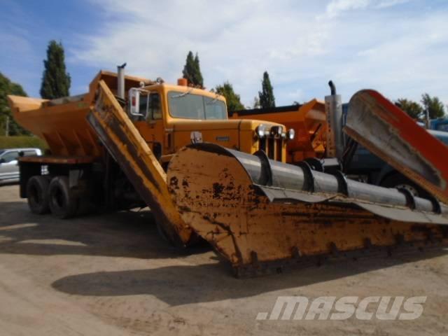 International 5070 Snežné pluhy, predné snežné radlice