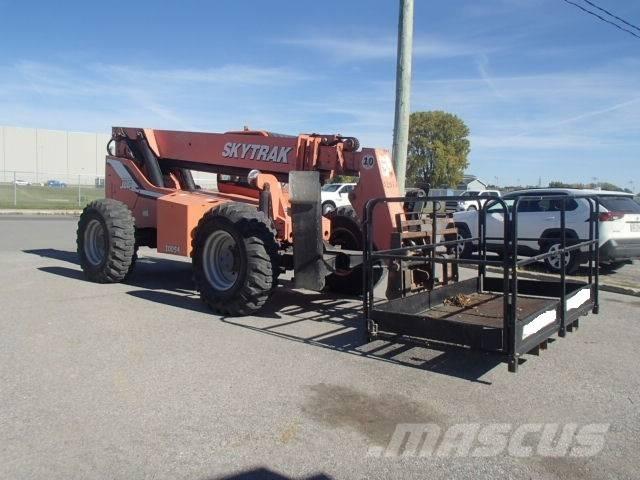 SkyTrak 10054 Teleskopické manipulátory