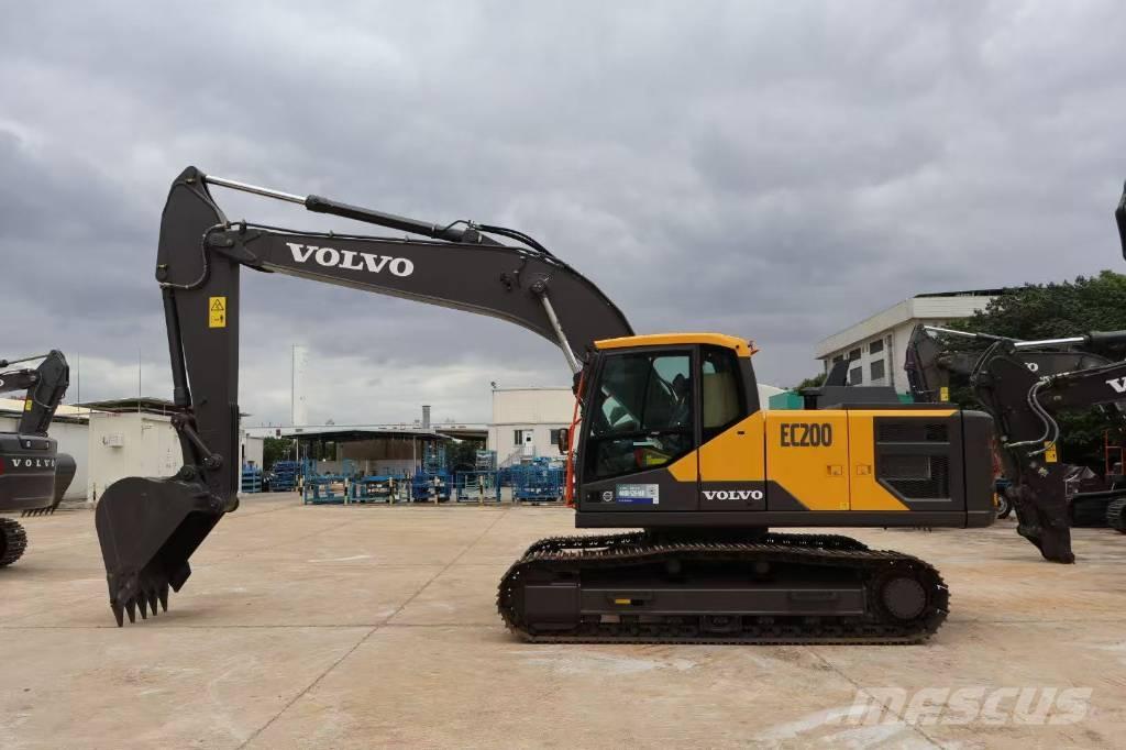 Volvo EC 200 Pásové rýpadlá