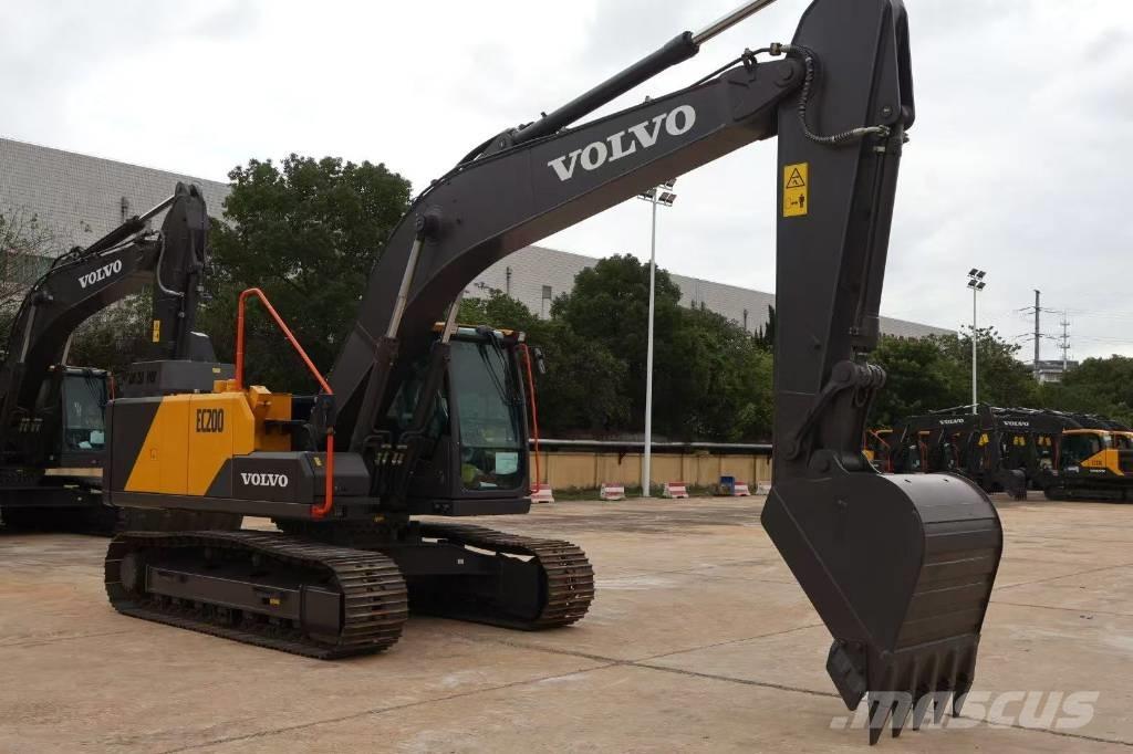 Volvo EC 200 Pásové rýpadlá