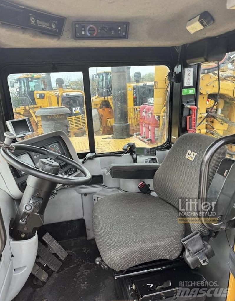CAT 637G Skrejpre
